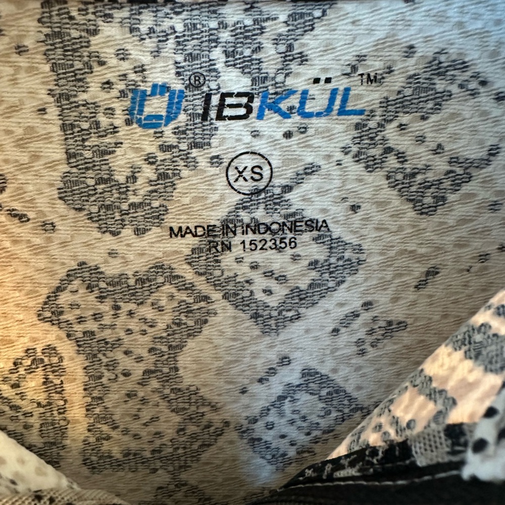 IBKUL Monochrome Patterned Top - Picture 5 of 6